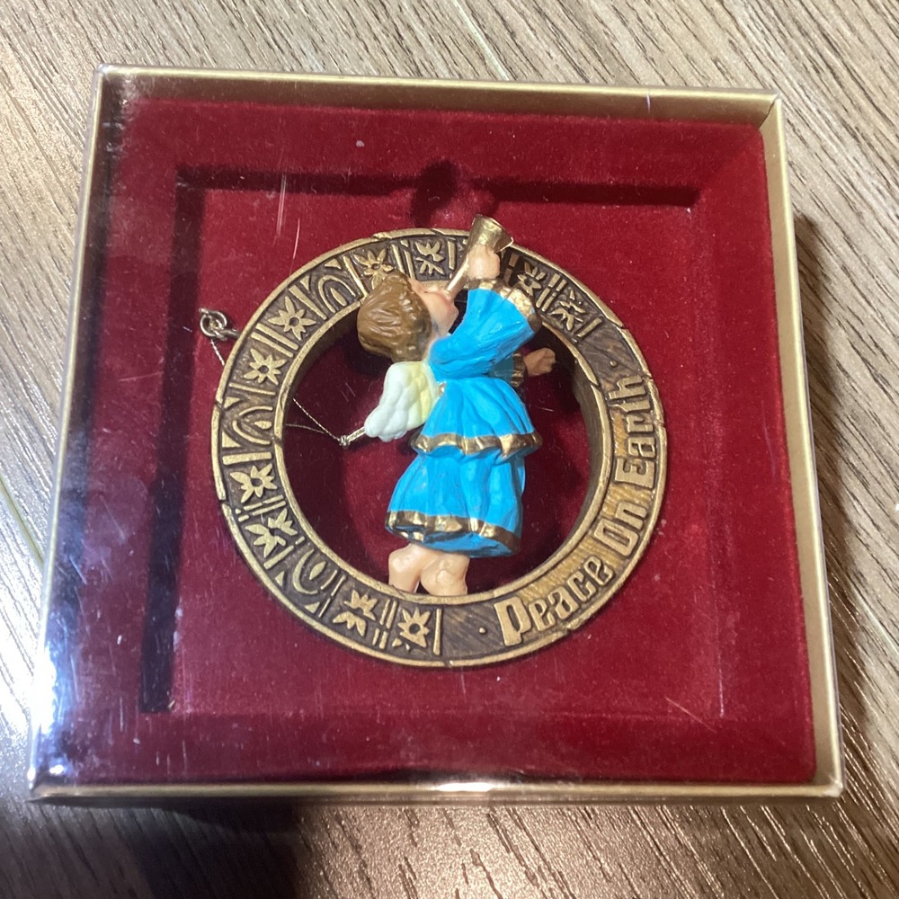 Hallmark Tree Trimmer Collection Angel Ornament Peace On Earth Brass Gold Blue‎